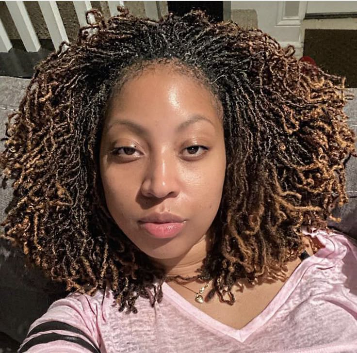 Faux sisterlocks crochet style that are lightweight and protective