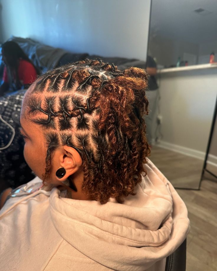 Front cornrow starter loc