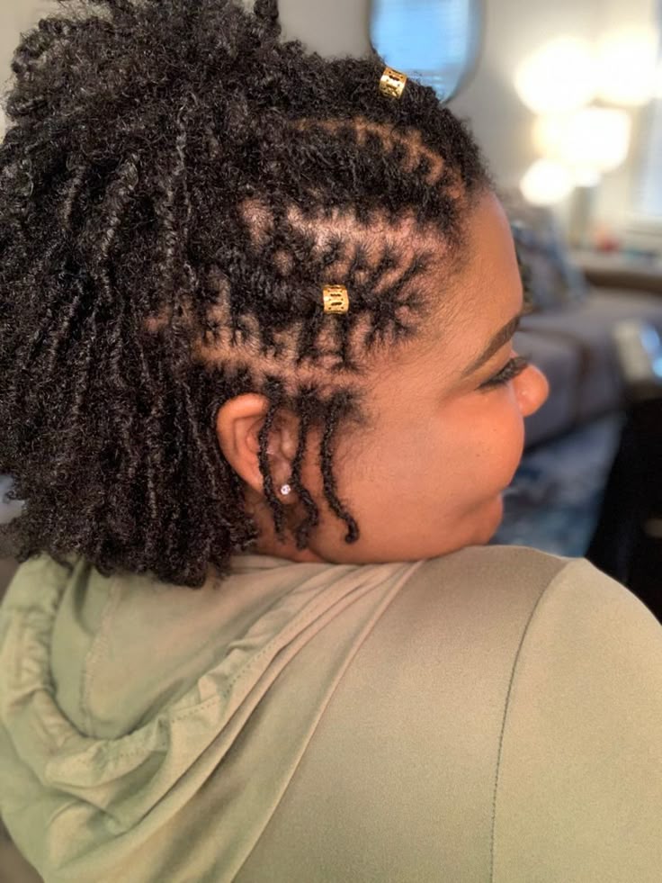 Front twist sisterlocks style