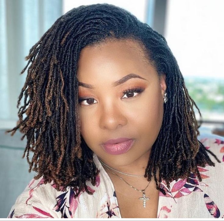 Side part bob microlocs