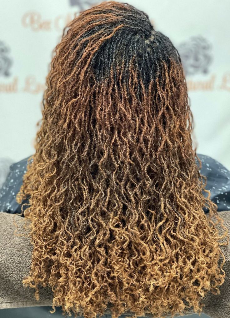 Woman on caramel highlights sisterlocks