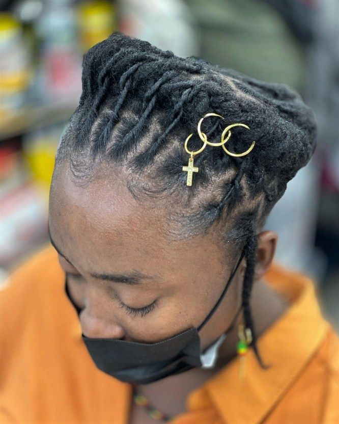 A CROWN TWIST LOCS