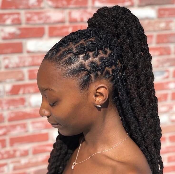 AN IMAGE OF ROPE TWIST PONYTAIL
