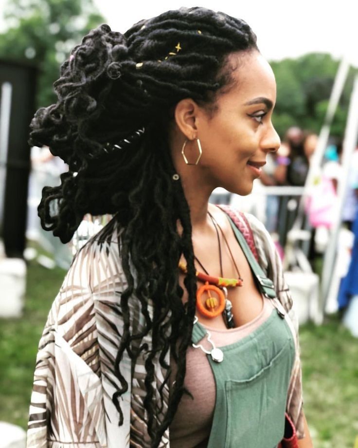 MESSY  GOODESS LOCS