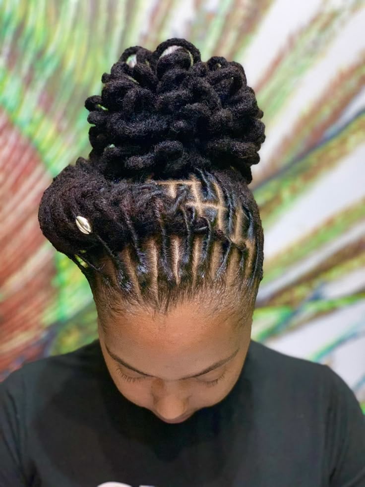 Elegant Loc Crown