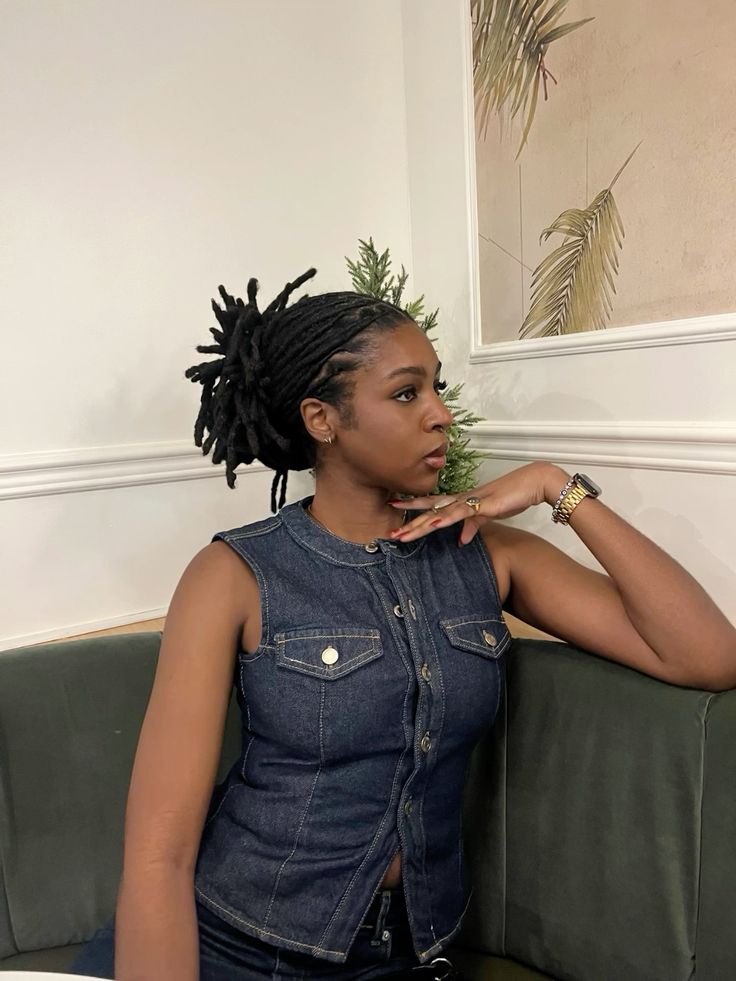 Minimalist Loc Styles for Everyday Wear Loc
