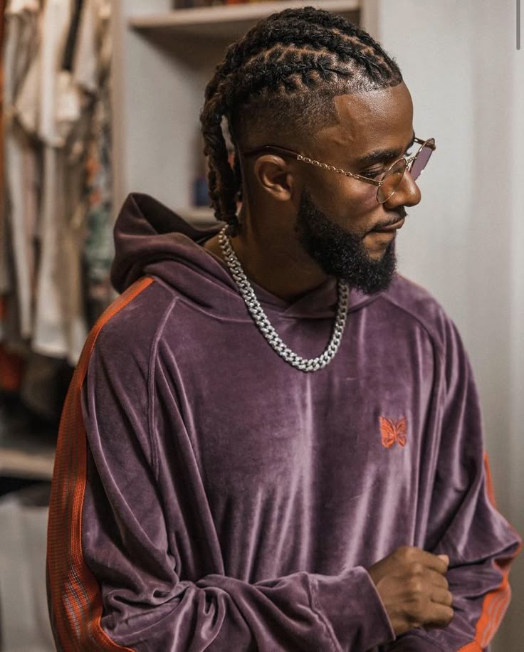 Locs With a Line-Up