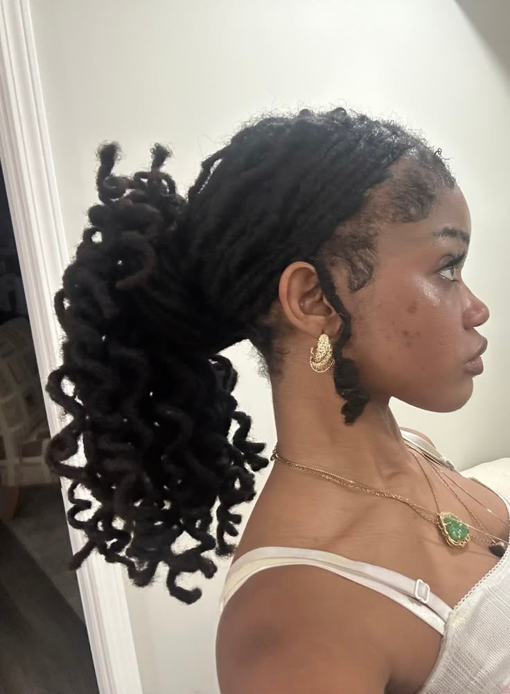 Ponytail With a Loose Crown