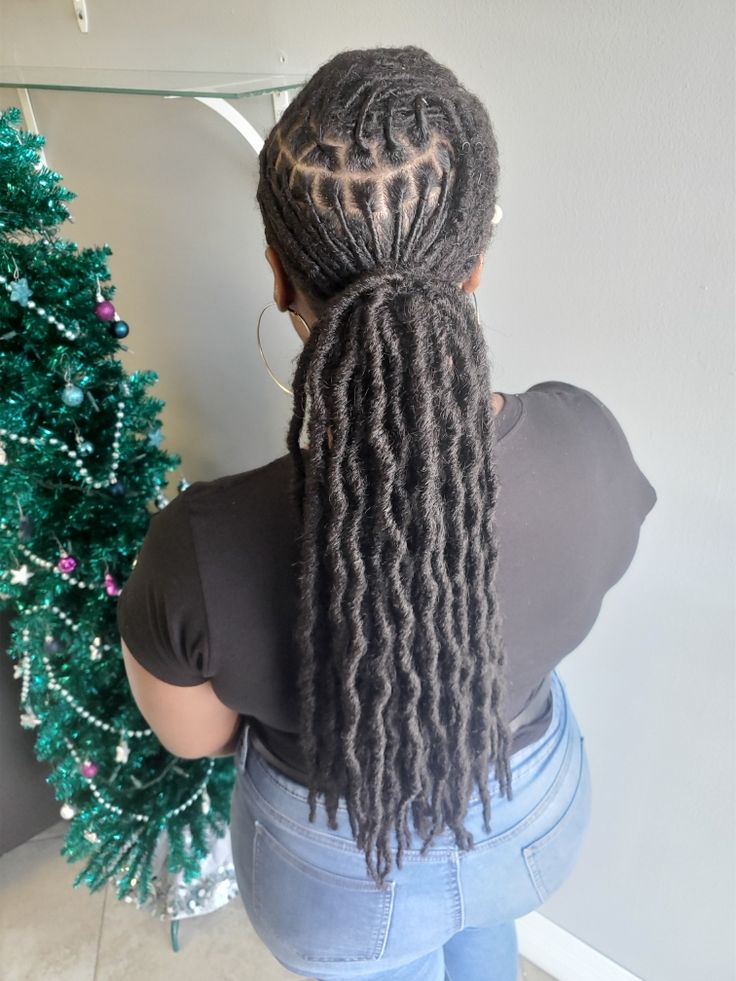  Relaxed Ponytail With a Middle Part