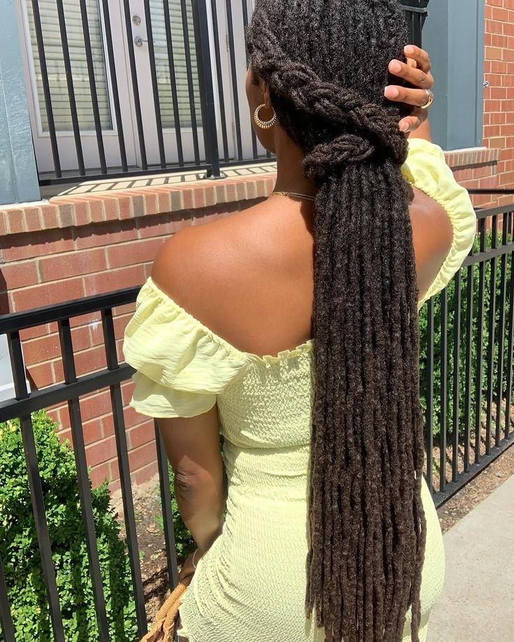 Relaxed Ponytail for Long Locs