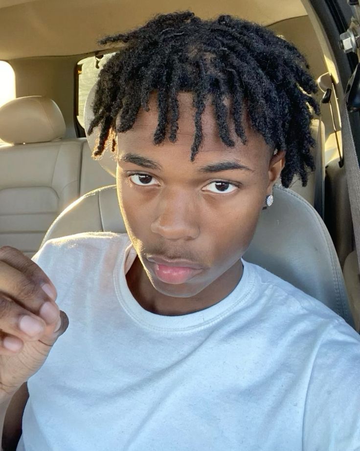 Short Locs With a Simple Twist-Out Look