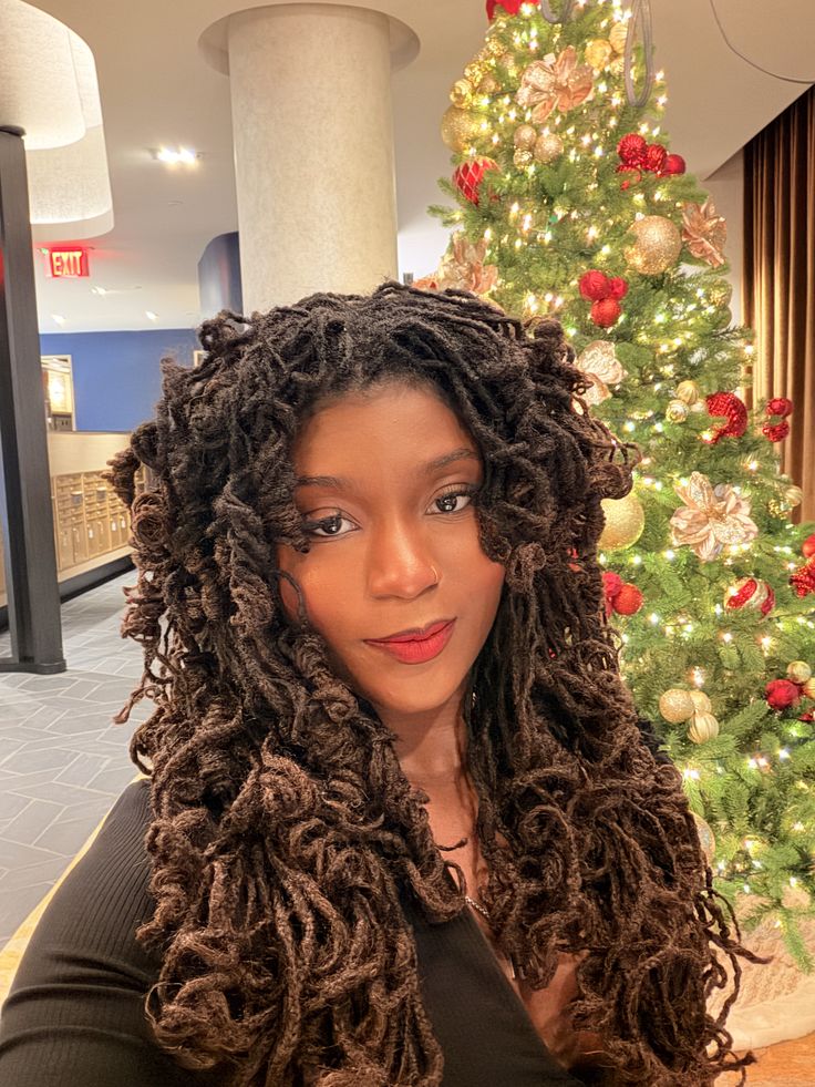 Soft Curly Locs With a Festive Finish